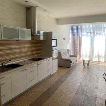 Продам простору 2-кімнатну квартиру біля моря,  10ст.  Вел. Фонтану