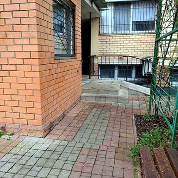 Продам квартиру в кирпичном доме