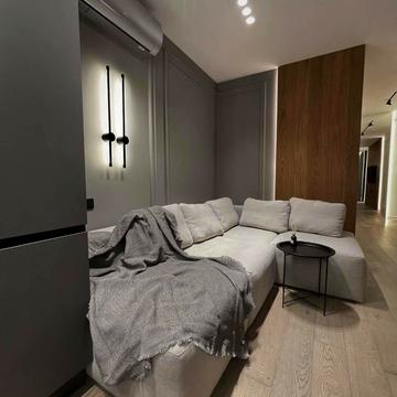 Джона Маккейна вул. (Івана Кудрі), 1-Б