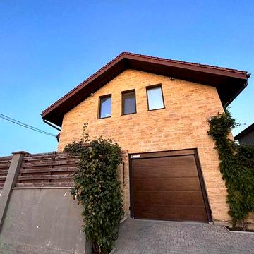 Дом с ремонтом, гараж, подвал. Червоный Хутор