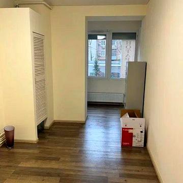 Продам 4-комн квартиру в районе Титова ул.