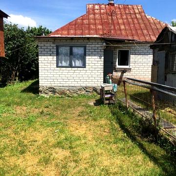 Будинок в селі Буда
