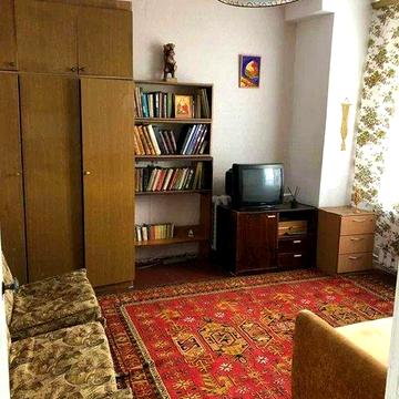 Продам 3-комн квартиру в районе Дзержинского ул.