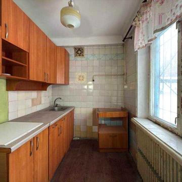 2 кімн. квартира, 1/5, вул. М.Грушевського (біля Зорі)