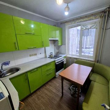 Пропонується в оренду 3-кімн. кв. Митниця.