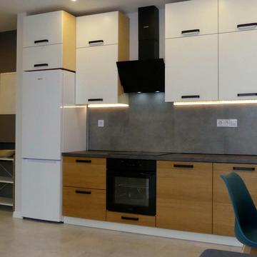 Зарічна вул., 1-Б