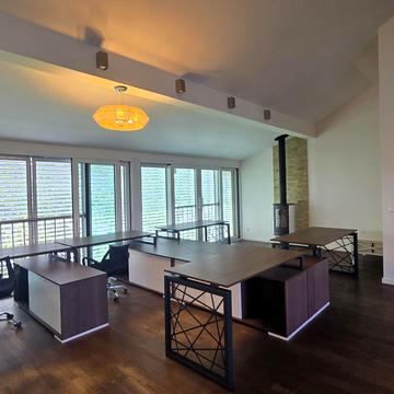 Локомотивна вул., 23