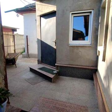 Продаж будинку, вул.Коцюбинського, поруч центр, газ, світло, груба.