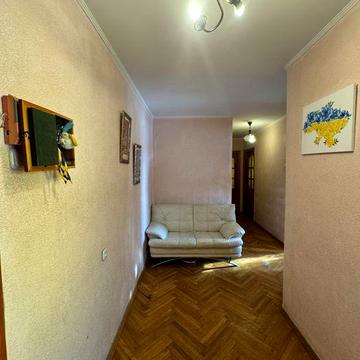 Продаж 3-кімнатної квартири. Вул. А. МЕЛЬНИКА,2