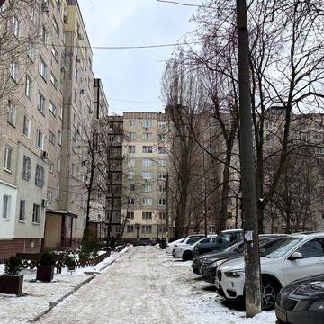 Продам 2 к квартиру чешку- ЖМ Перемога( Победа) 6