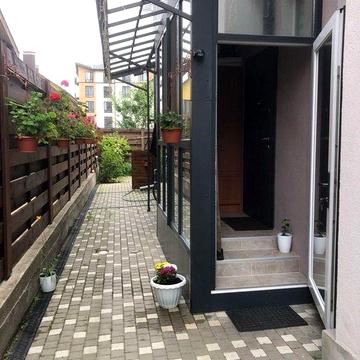 Таунхауз з Резервним Живленням і Ремонтом