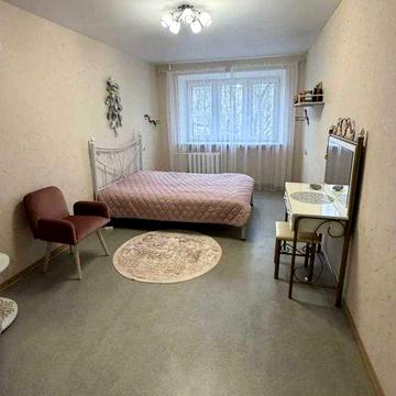 ПРОДАМ двокімнатну квартиру з капітальним ремонтом на Черемушках