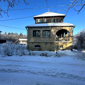 Двоповерховий цегляний будинок біля лісу. Стоянка-2!. Сертифікат- ТАК