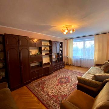 3-кімнатна квартира у м. Комарно + гараж + 2 земельні ділянки