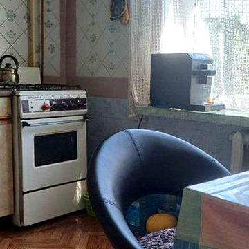 Продам кв на Бориспільській  49