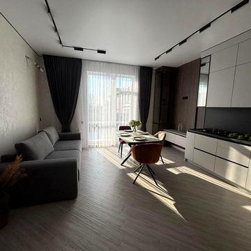 Продаж будинку з ремонтом в топ локації