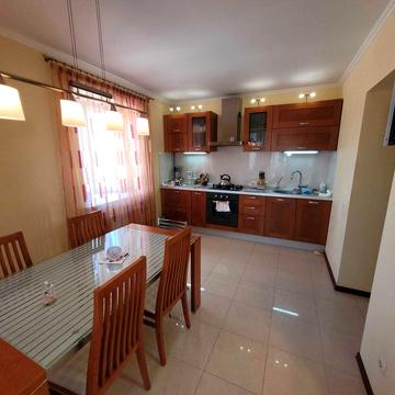 Продаж 3к 100м Наукова 8/10ц євроремонт меблі техніка паркінг 160тис