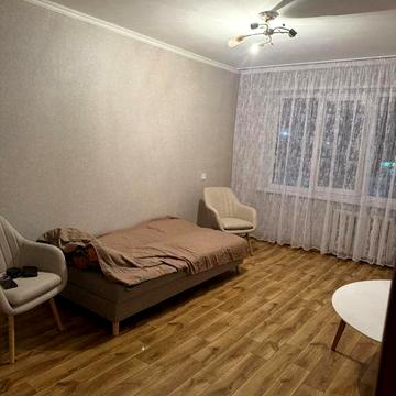 АН сдам 2ком квартиру 40 лет для семейной пары