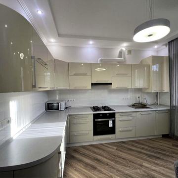 Оренда в новобудові 2 К .квартири з ГАРАЖЕМ