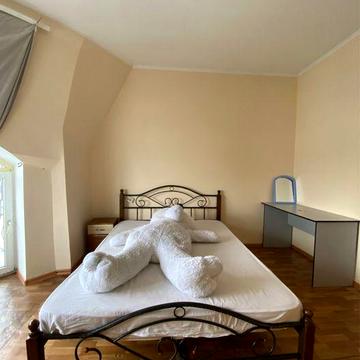 Продається 2 кімнатна квартира біля вокзалу