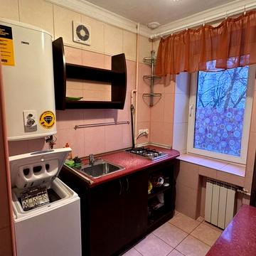 Предславинська вул., 12