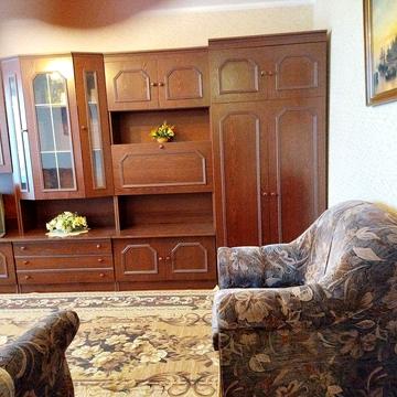 Здам затишну 2-х квартиру – перший будинок від метро Чернігівська.