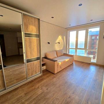 Квартира з автономним опаленням, поряд набережна. До Києва 10 хвилин