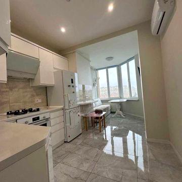 Продаж 3 -кімн квартири в ЖК Софія Сіті по вул Сонячна , 5 . Власник ЖК Софія