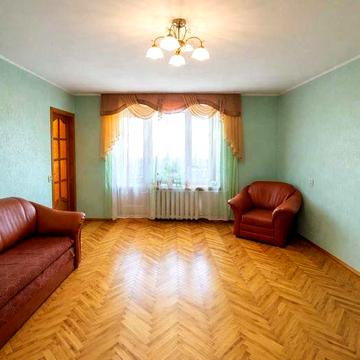 4-кімнатна квартира в центрі 15 мікрорайону