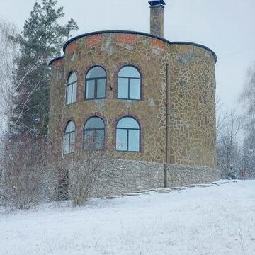 Здам помісячно в оренду Змок в лісі !!