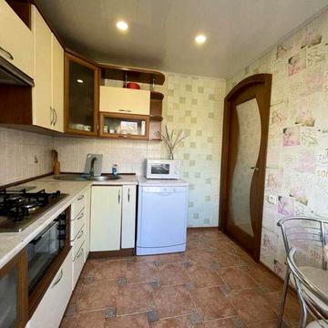 Продам 2-комн квартиру в районе Червоного Казачества ул.