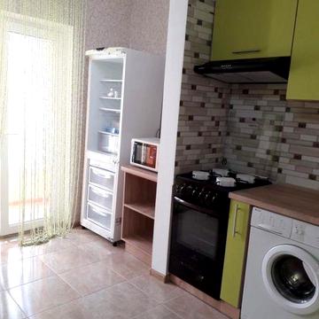 Сдаю 1кв.-студия 4й южный/Новострой/.Евроремонт,мебель,техника.Длитель