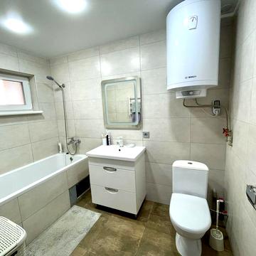 Будинок на два входи (дві кухні, два санвузли)