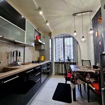 Оренда 2 кім. квартири по вул. Зацепи.