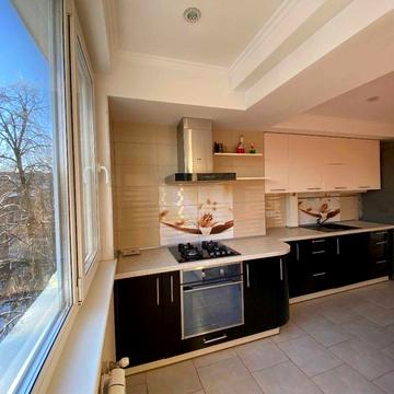 Сдам квартиру на таирова,вильямса королева