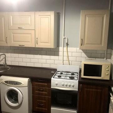 Оболонська пл. (Дружби Народів СРСР), 5