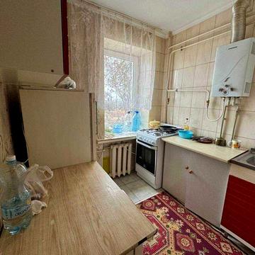 продаю 1 комнатную квартиру Космонавтов 98