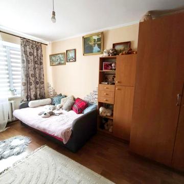 Здаю 1 кімнатну квартиру в малосімейці. Соляні