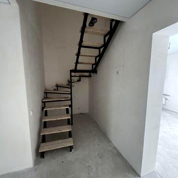 Продаж 4к Дім Спортивна вулиця