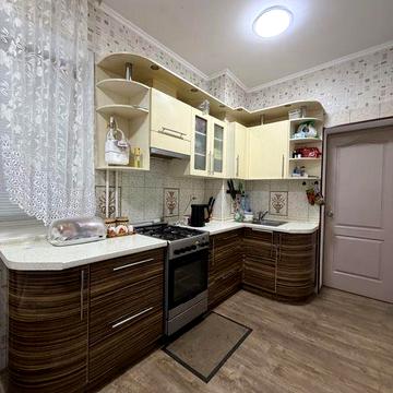 Продаж 2-к квартири в районі Металургів