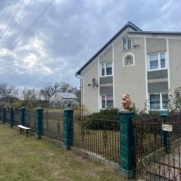 Продам двохповерховий будинок у с.Морянці