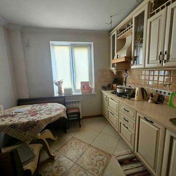 Продаж 3х кв, 1 пов. Харьківський масив, Бажана 7А біля метро