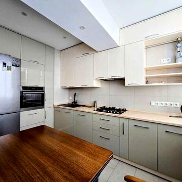 Здається 3-Х кімнатна НОВОБУДОВА вул.РІВНЕНСЬКА (ТЦ Майдан,McDonalds)