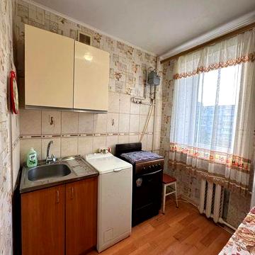 Продам 1 к кв гостинку 30 м