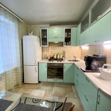 Продажа 4 комнатной квартиры ул.  Товарищеская