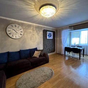 4х кімнатна чешка на Комаровв