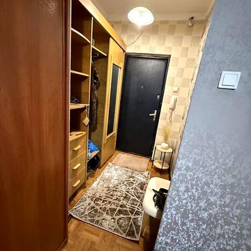 Довгострокова оренда 3к Квартира Миколи Ушакова вулиця