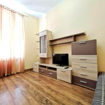 Троїцька вул., 12