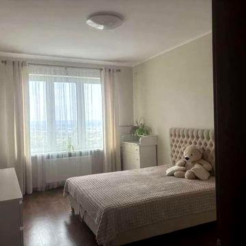 Здається в оренду 1-к квартира на вул. Ревуцького