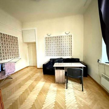 Продаж 3-кімнатної квартири вікно на Проспект Свободи без комісії